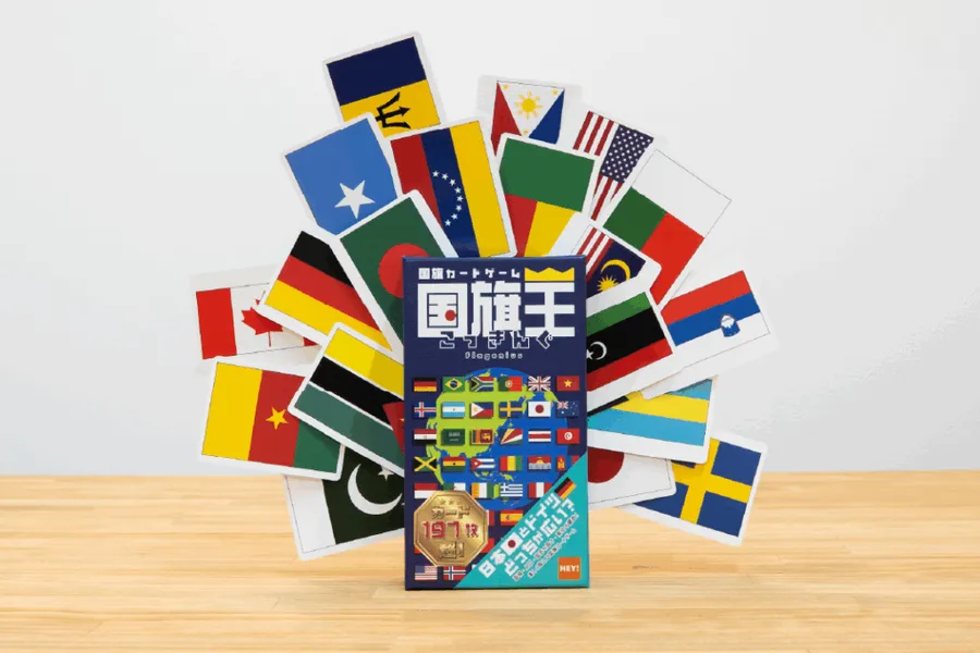 場に並んだ国旗カード